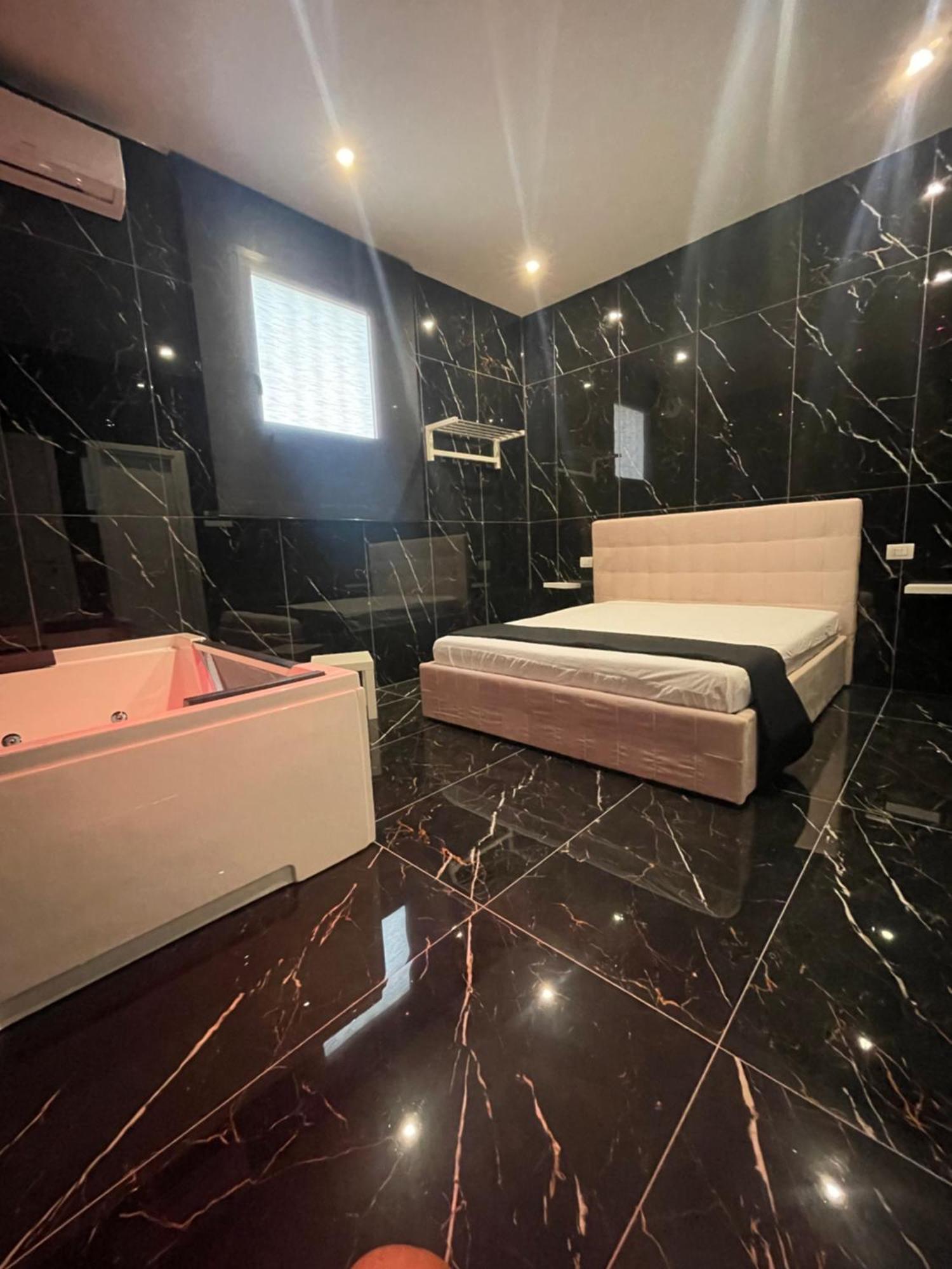 Life Hotel Казальнуово-ді-Наполі Екстер'єр фото